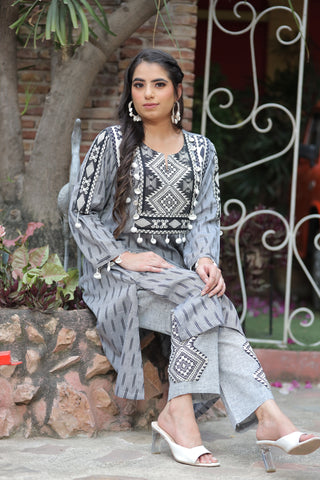 Tasha ikat kurta set