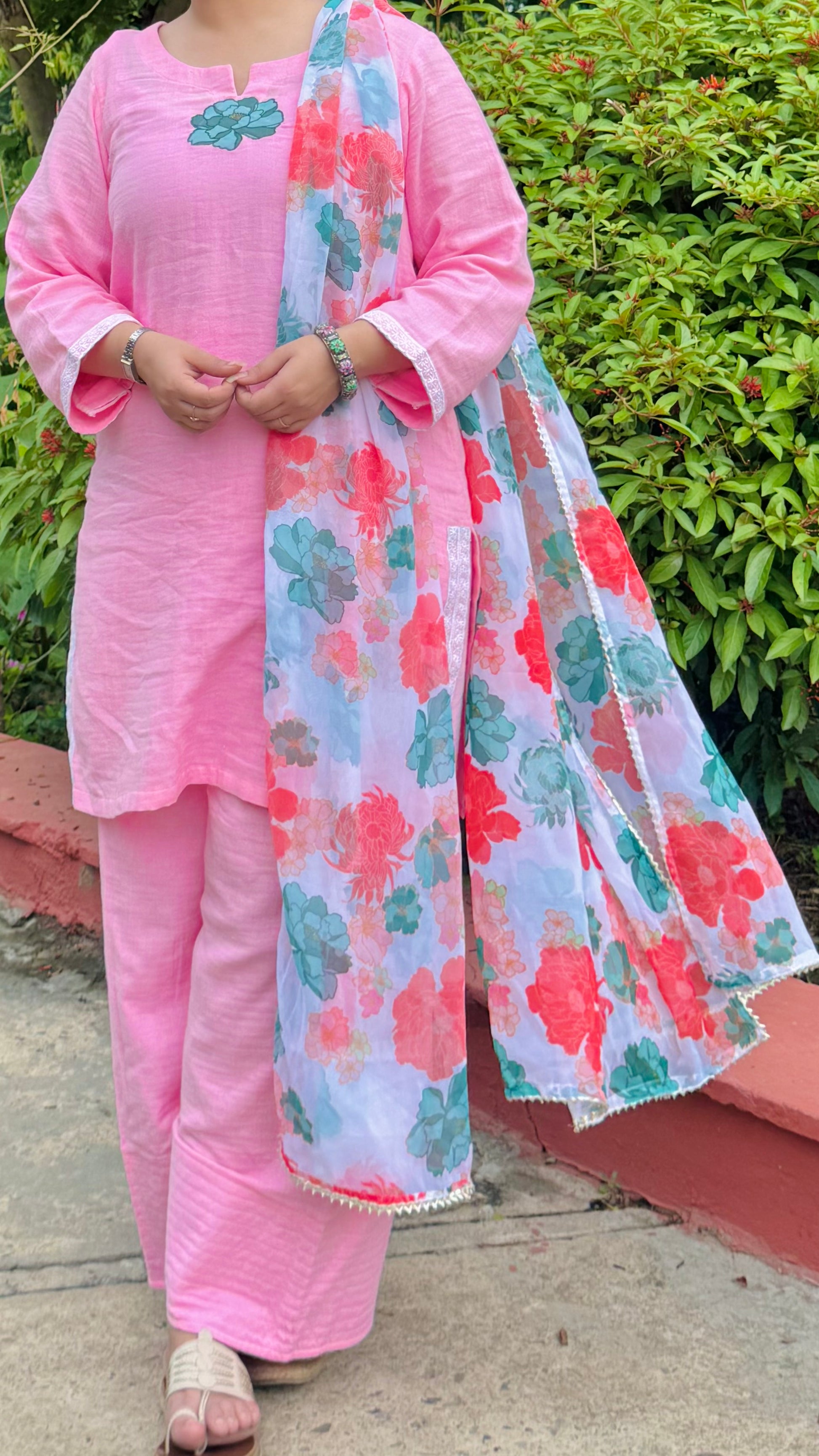 Gulabi farshi suit set