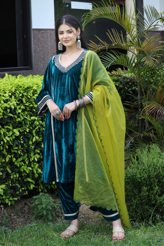 Shamina velvet Suit Set