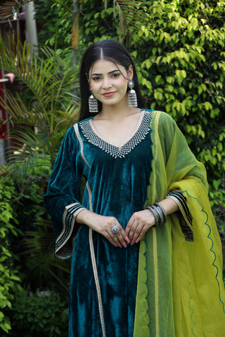 Shamina velvet Suit Set